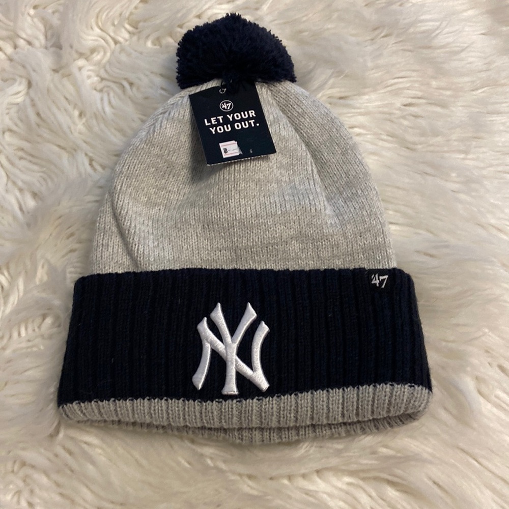 47 Yankees Hat Brand New color gray/ silver and black